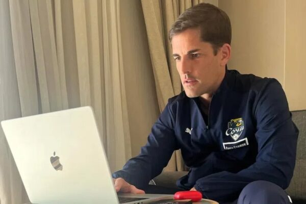 Corren a entrenador por dejar en manos de ChatGPT la contratación de jugadores