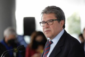 Ricardo Monreal confirma plenaria de Morena con gabinete federal