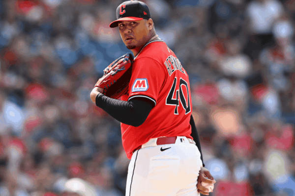 Carlos Hernández, lanzador de la MLB, sufre aparatoso accidente automovilístico