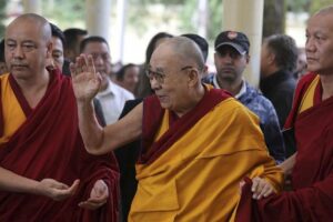 El dalái lama hace historia al ganar su primer Grammy a mejor audiolibro