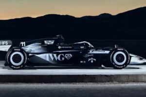 Checo Pérez y Cadillac presentan su primer monoplaza para Fórmula 1: el CA01