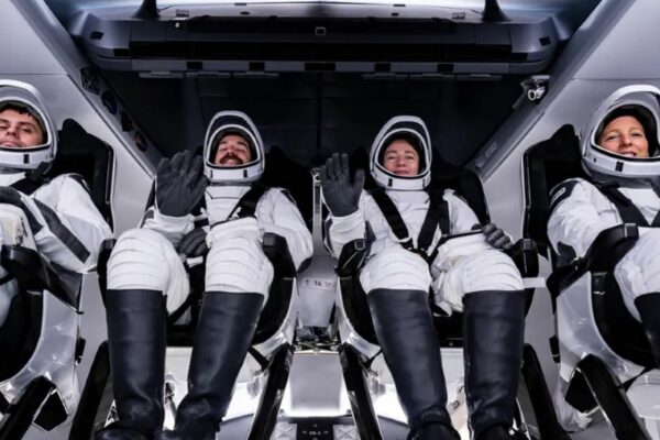 NASA acorta misión por primera vez en 65 años; nueva tripulación parte a la Estación Espacial Internacional