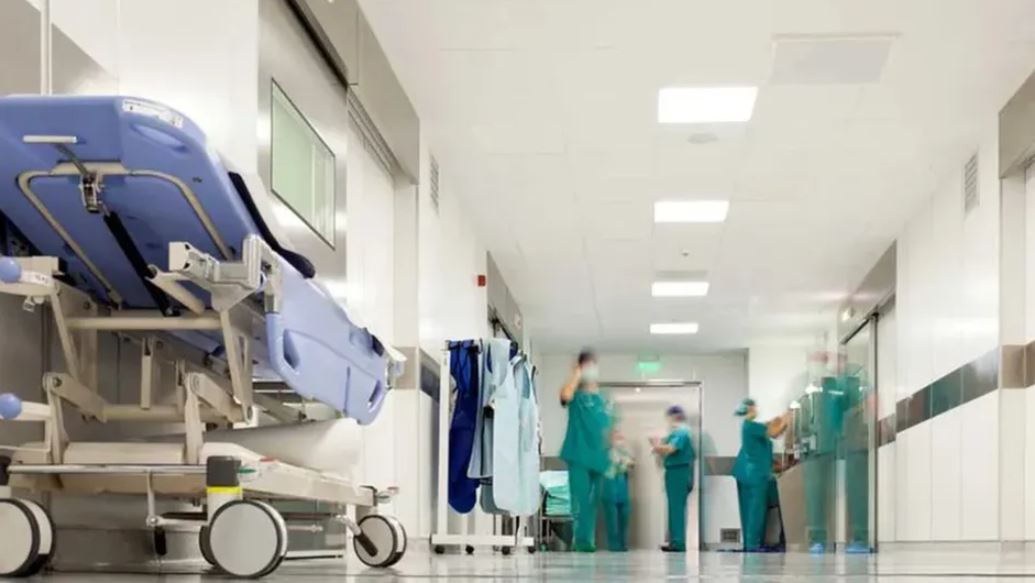 Coepris cierra 13 clínicas estéticas por irregularidades