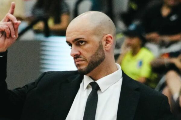 Carlos Alonso seguirá al frente de Fuerza Regia Femenil; así será el calendario para la temporada 2026