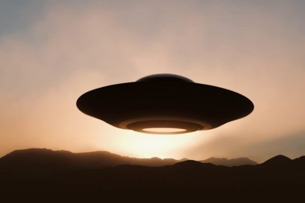 Ordena Trump liberar archivos gubernamentales sobre Ovnis y vida extraterrestre