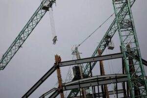 Actividad económica cierra el año con ligera alza; avanza 0.4% en diciembre: Inegi