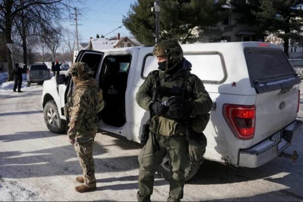 Con sistema de alarmas, habitantes en Los Ángeles alertan por redadas de ICE