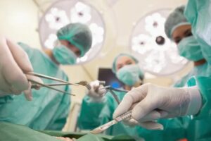 Cirugía robótica revoluciona la oncología en el Incan