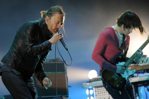 Radiohead exige a ICE retirar su música de video con mensaje antimigrante