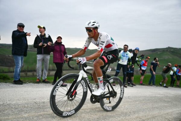 Isaac del Toro termina dentro del Top 10 en Etapa 1 del Tirreno-Adriático 2026