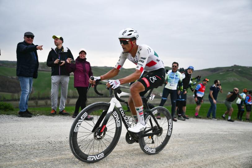 Isaac del Toro termina dentro del Top 10 en Etapa 1 del Tirreno-Adriático 2026