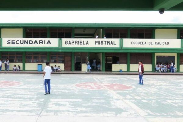 Alumna rompe el silencio y destapa red de venta de drogas en secundaria de Cancún