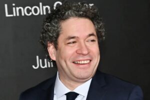 Gustavo Dudamel defiende la ópera y el ballet tras las críticas de Timothée Chalamet