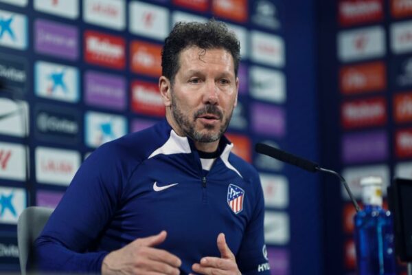 Simeone elogia a Obed Vargas en la primera titularidad del mexicano con el Atlético de Madrid