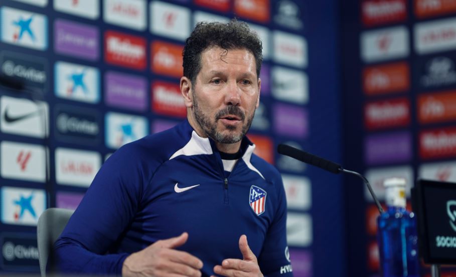 Simeone elogia a Obed Vargas en la primera titularidad del mexicano con el Atlético de Madrid