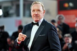 Actor Kevin Spacey pacta con tres hombres para evitar un juicio por agresión en Londres