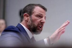 Senado de Estados Unidos confirma a Markwayne Mullin como secretario de Seguridad Nacional