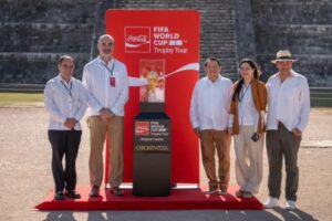 Chichén Itzá recibe la Copa Mundial de Futbol FIFA 2026