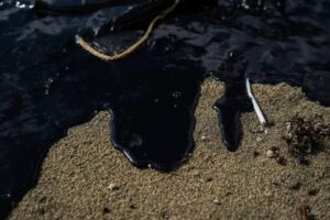 Suman más de 30 toneladas de hidrocarburo recogido de playas de Veracruz