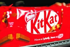 Roban 12 toneladas de KitKat en Europa; Nestlé advierte escasez antes de Pascua
