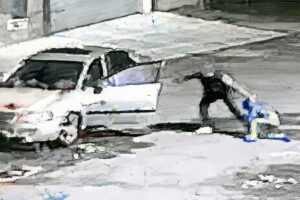 Abandonan a niño en Tlalpan; video desata indignación