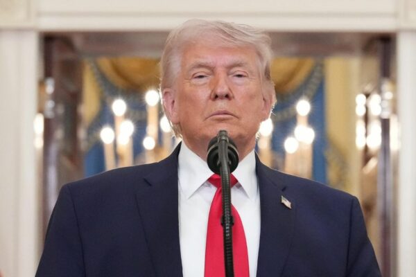 El papa León es ‘débil con el crimen y terrible en política exterior’: Trump