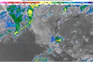 Frente Frío 44 azota el norte y contrasta con onda de calor en gran parte del país