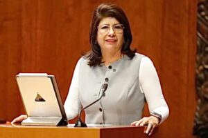 Exigen desafuero contra senadora por sacrificio masivo de perros