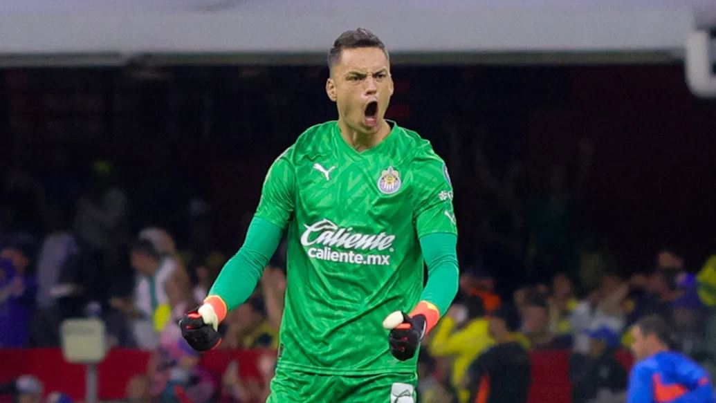 Óscar Whalley tiene minutos de juego ante inminente baja de ‘Tala’ Rangel