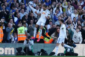 Leeds United vence a unos Wolves que quedan casi condenados al descenso