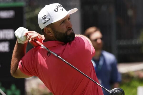Jon Rahm se acerca al título del LIV Golf CdMx al terminar líder en la tercera ronda