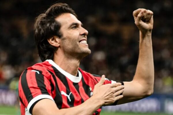 ‘Kaká’ pide a Santiago Gimenez que ayude al Milan a regresar a la grandeza: “Es un jugador importante”